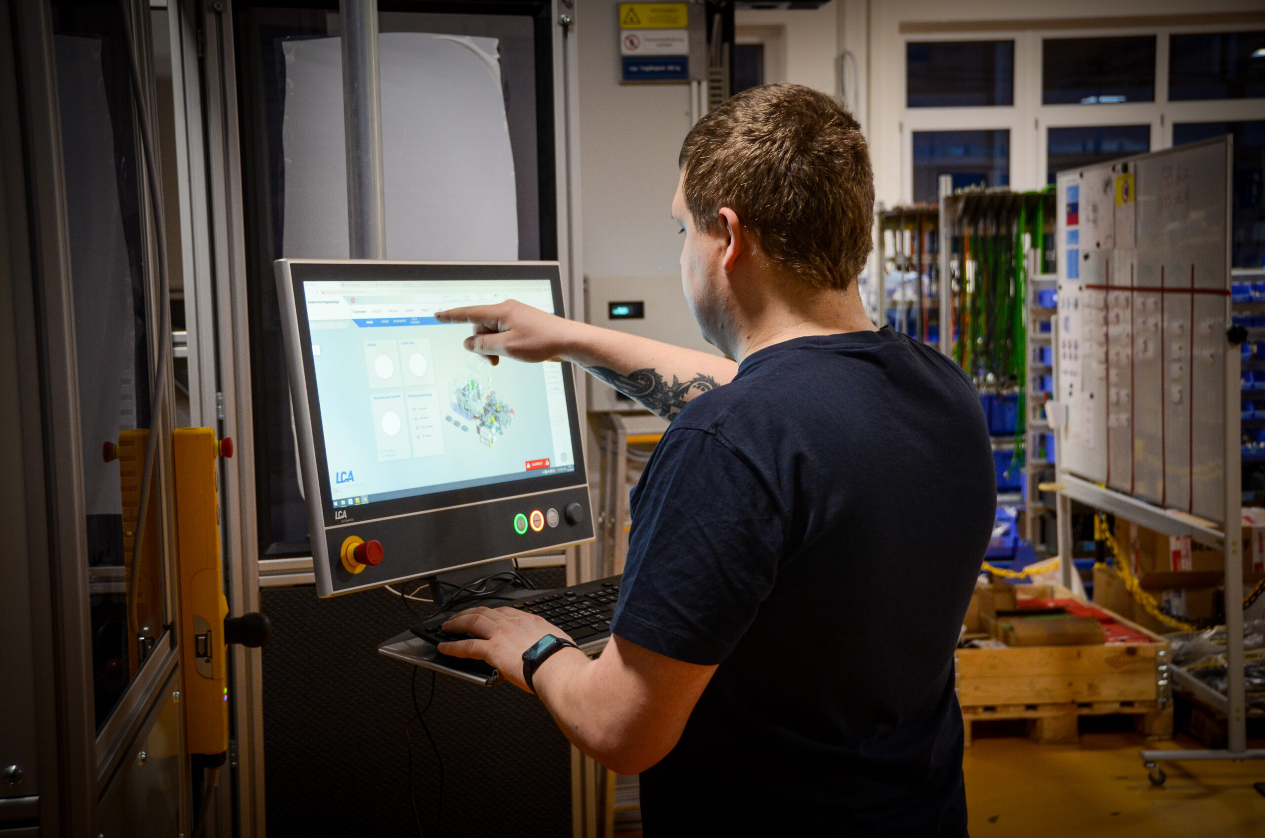 Our machines are built to be understood: Our HMIs offer the operator easy solutions, when problems occur.